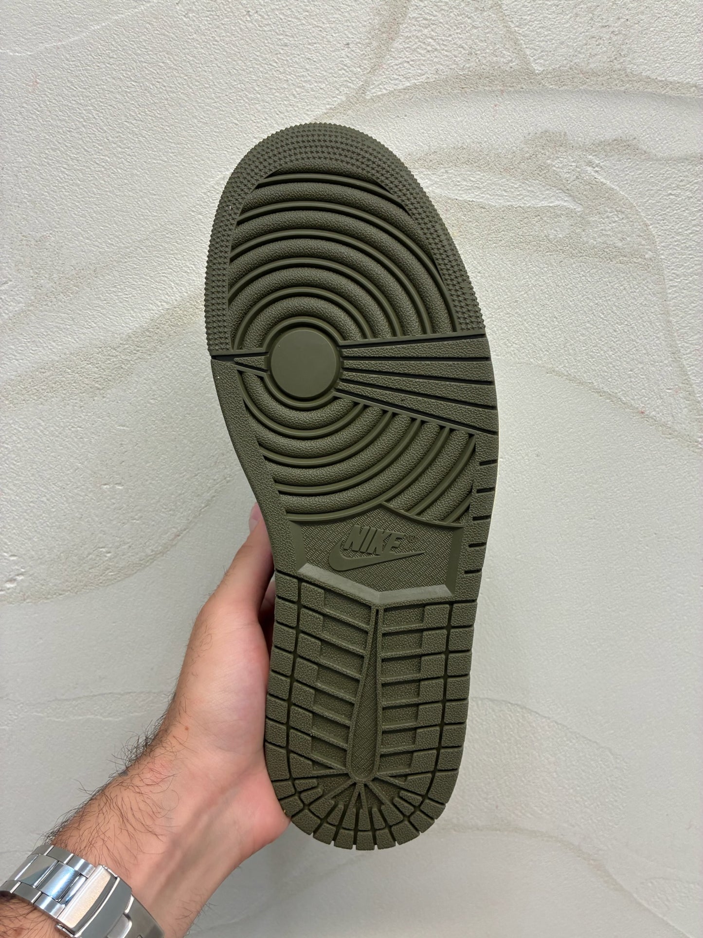 Travis Scott x Air Jordan 1 Olive