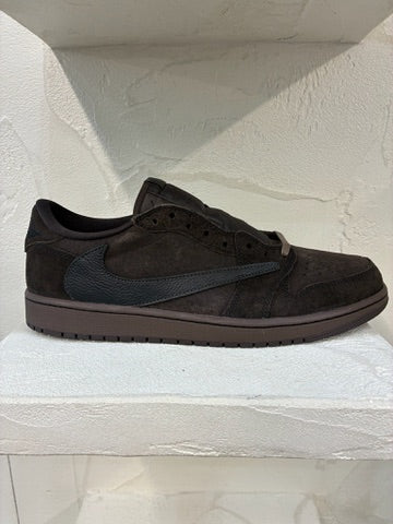 Travis Scott x Air Jordan 1 Dark Mocha