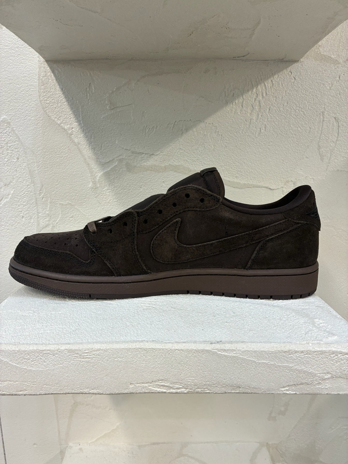 Travis Scott x Air Jordan 1 Dark Mocha
