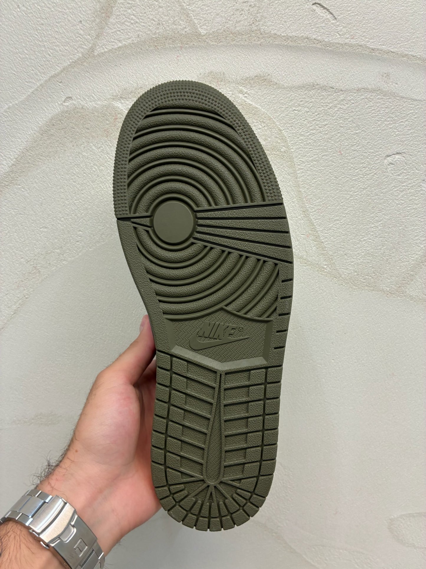 Travis Scott x Air Jordan 1 Olive