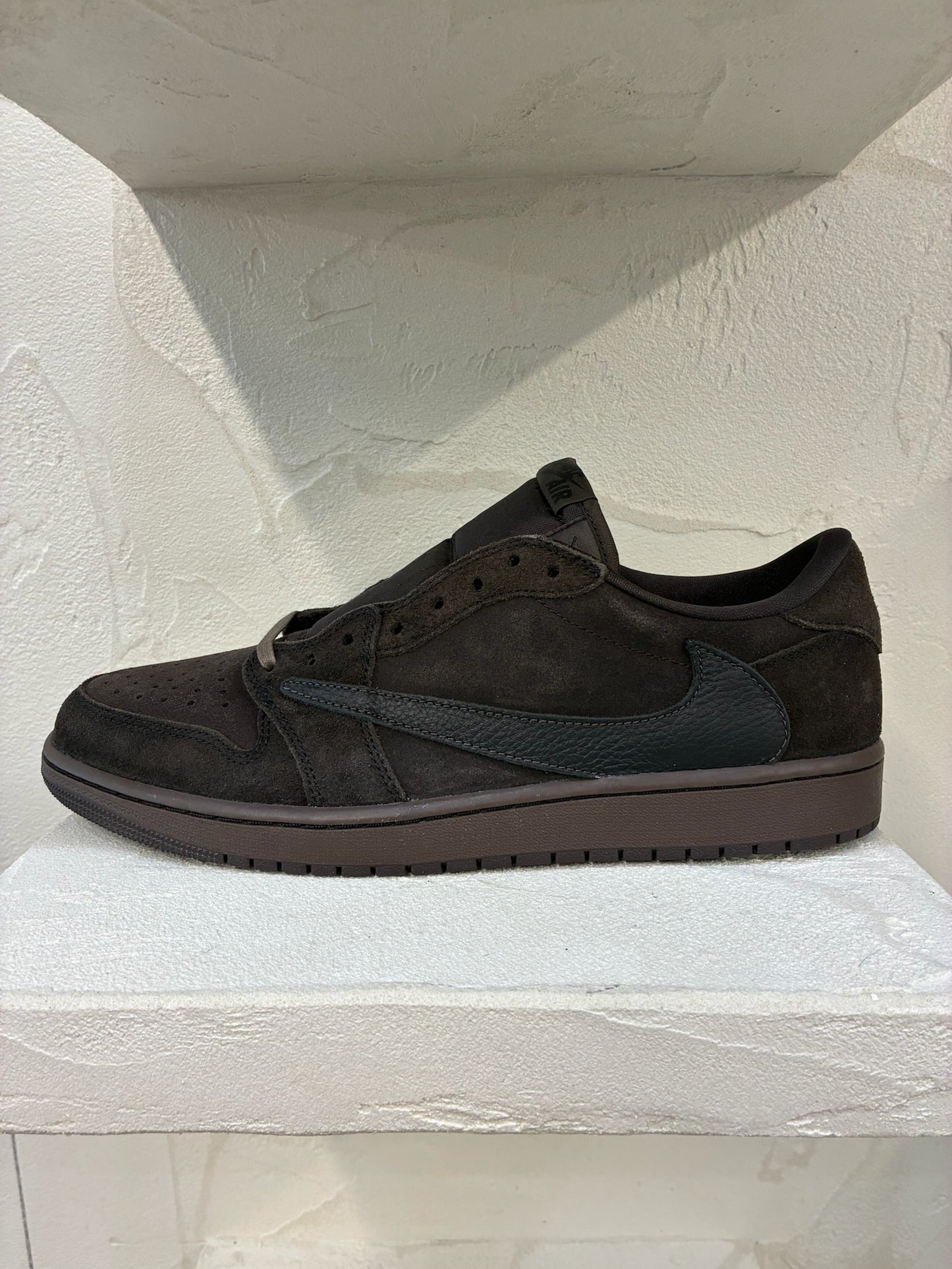 Travis Scott x Air Jordan 1 Dark Mocha