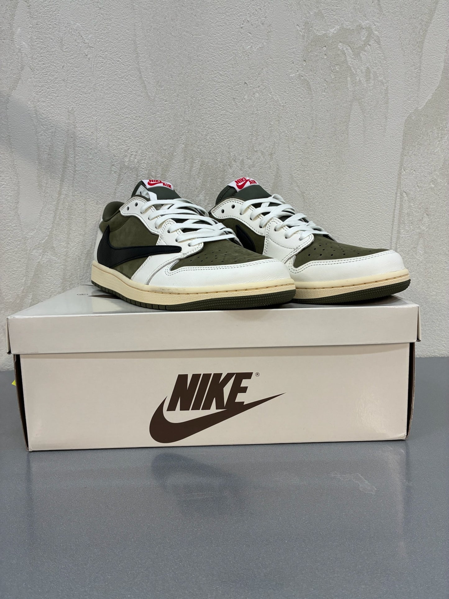 Travis Scott x Air Jordan 1 Olive
