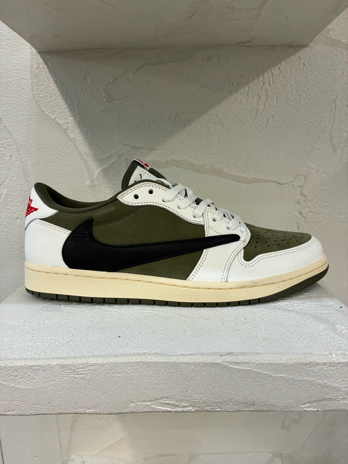 Travis Scott x Air Jordan 1 Olive