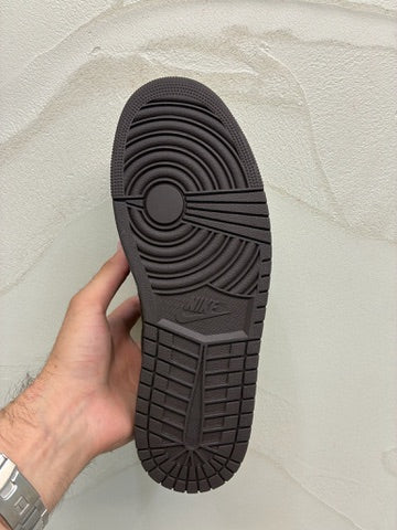 Travis Scott x Air Jordan 1 Dark Mocha
