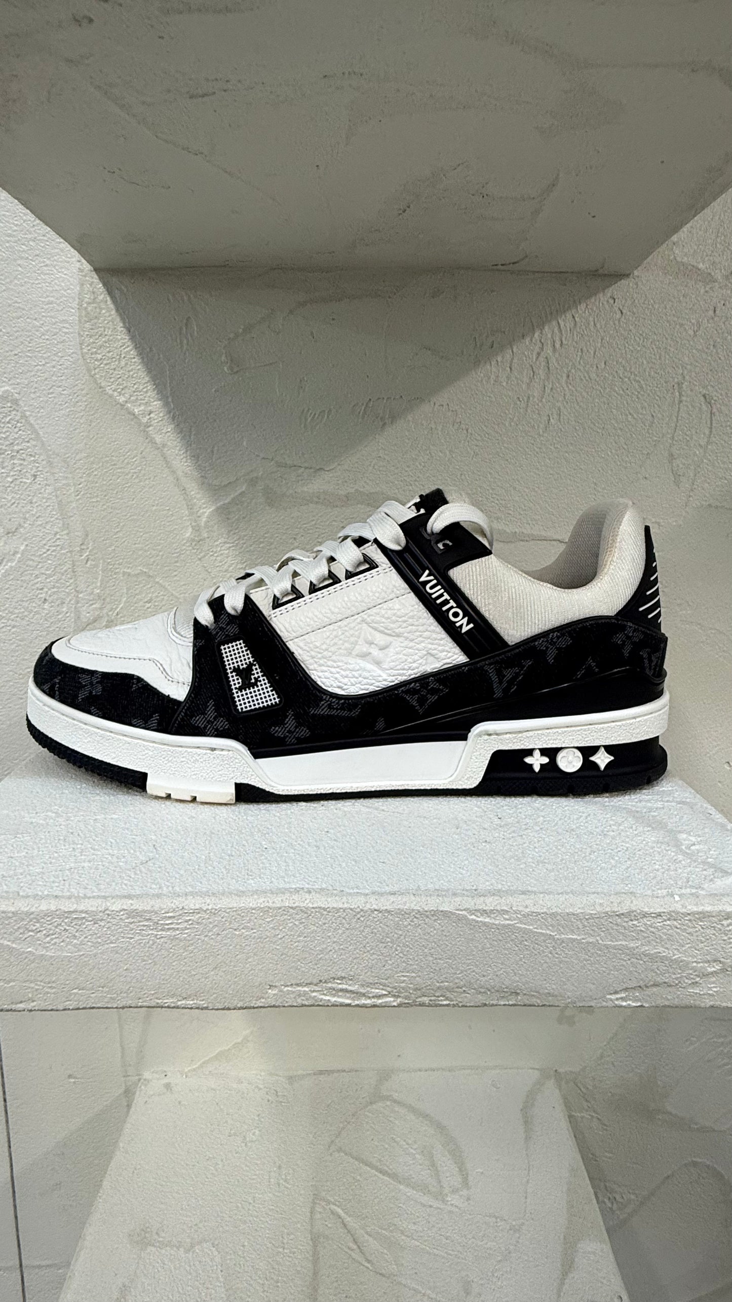 Louis Vuttion Black/White Trainer