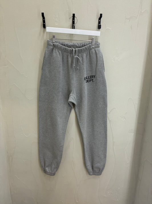 Gallery Dept  “GD English Logo” Sweatpants in Heather Grey