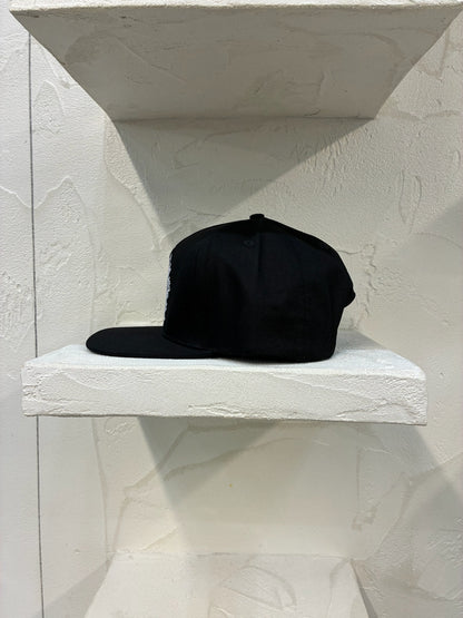 Malgré-Lui - ARMOIRIE HAT