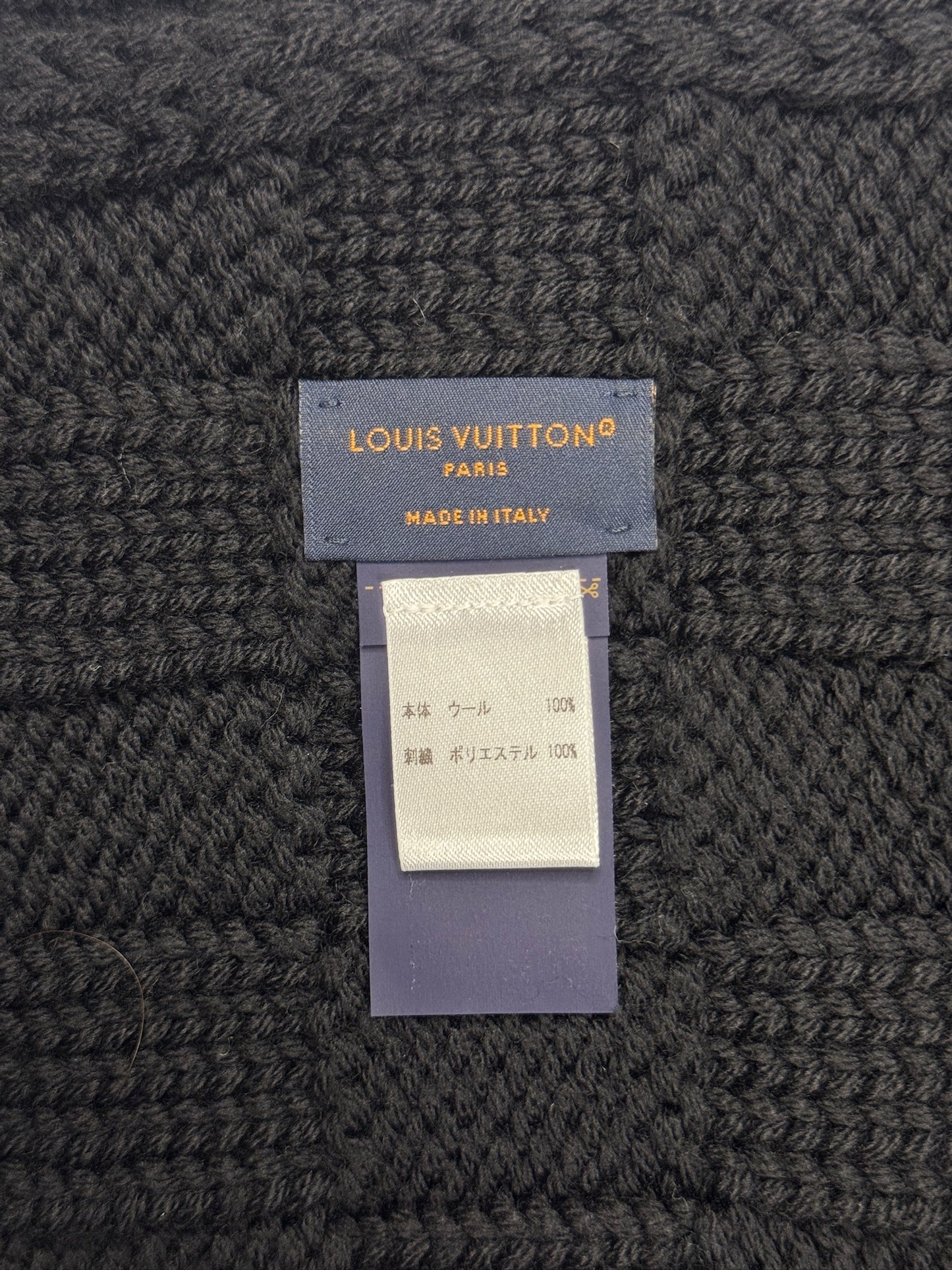 Louis Vuitton Damier Snug Scarf