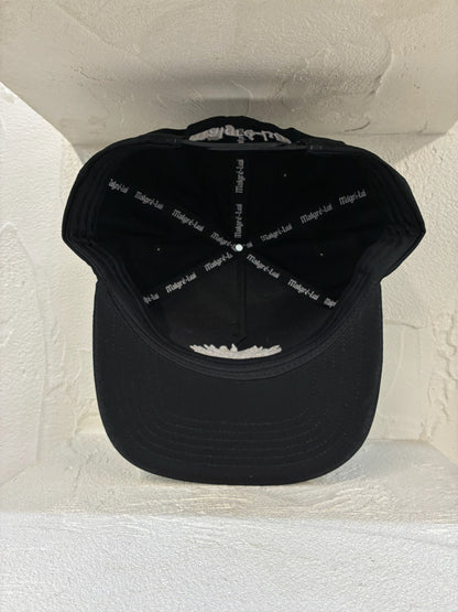 Malgré-Lui - ARMOIRIE HAT