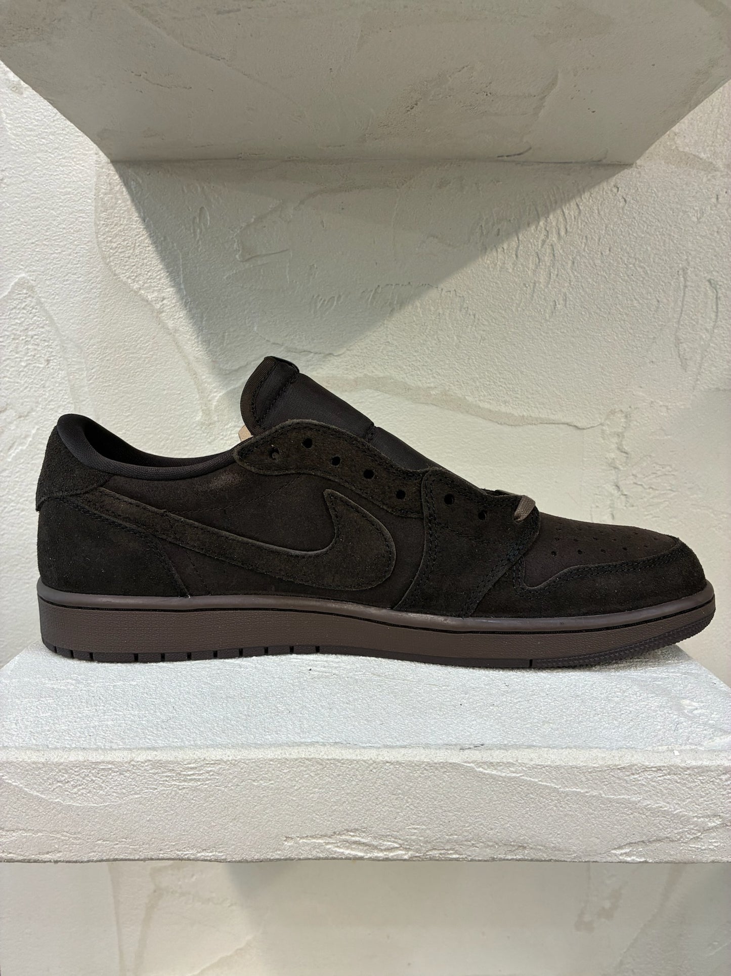 Travis Scott x Air Jordan 1 Dark Mocha