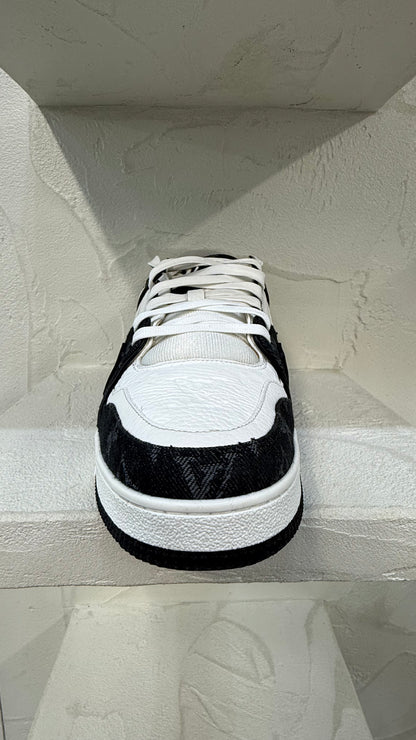 Louis Vuttion Black/White Trainer