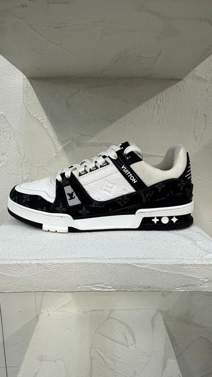 Louis Vuttion Black/White Trainer