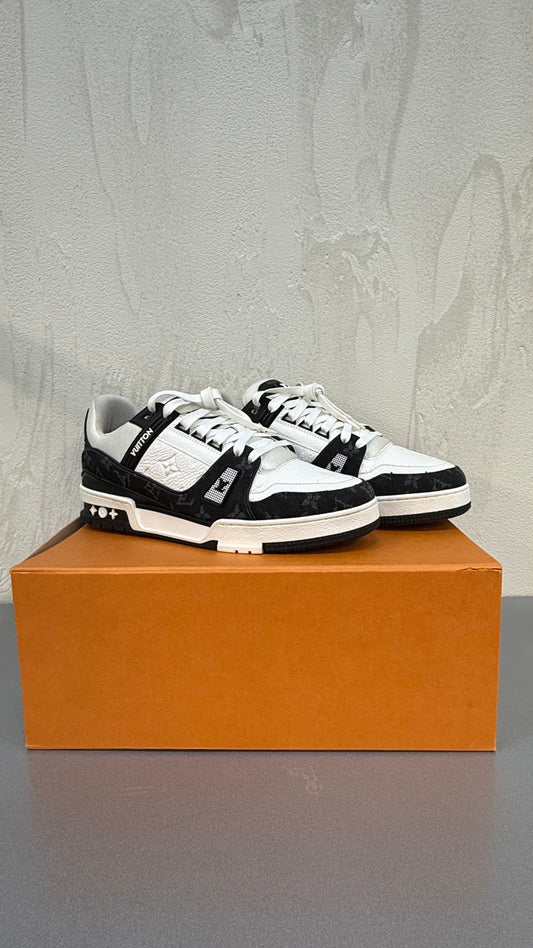 Louis Vuttion Black/White Trainer